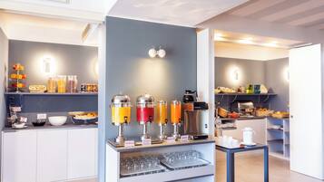 Petit déjeuner buffet compris tous les jours