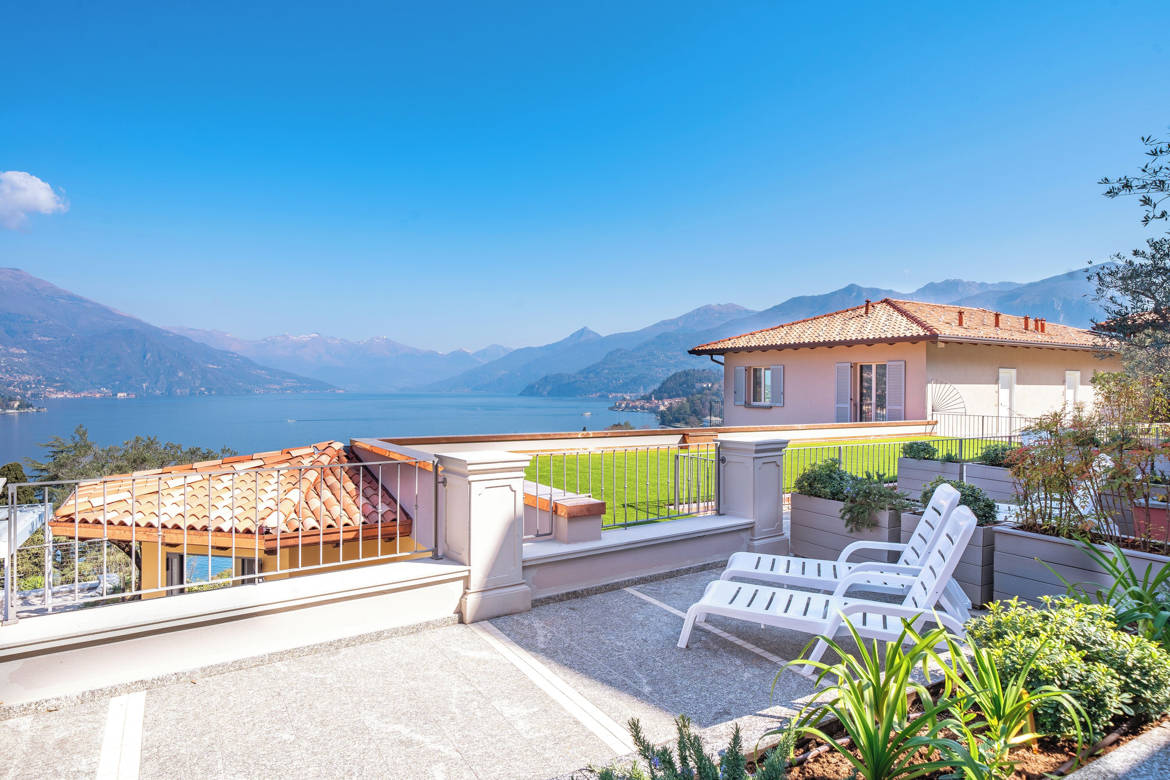 Suite Supérieure, vue lac | Terrasse/Patio