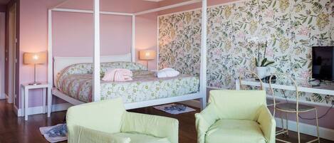 Junior Suite, Lake View | Down comforters, minibar, in-room safe, desk