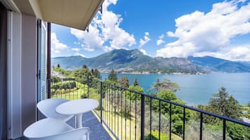 Suite Junior, vue lac | Vue depuis le balcon