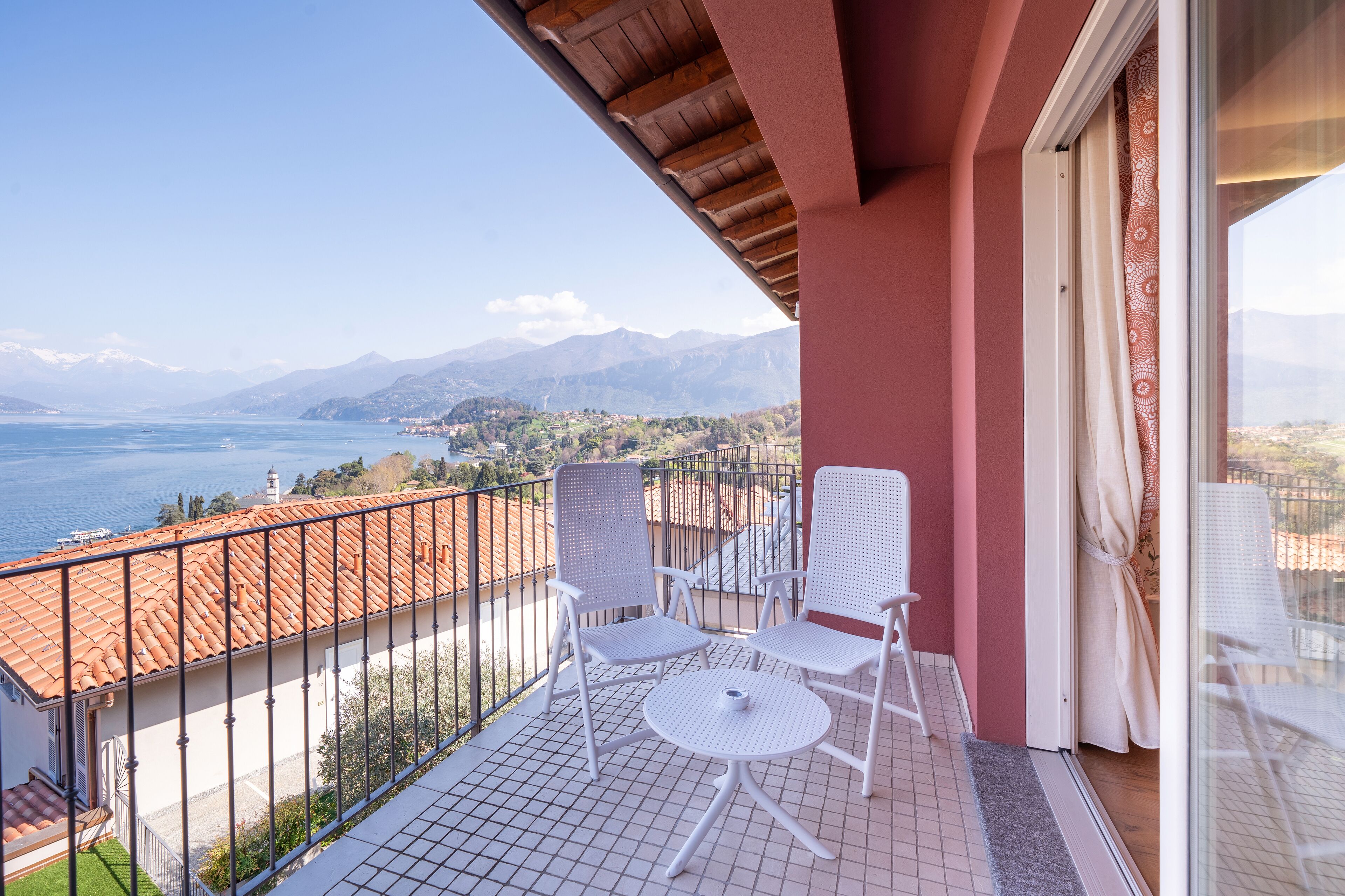 ジュニア スイート レイクビュー | バルコニーからの眺望