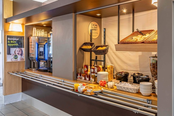 Daily buffet breakfast for a fee