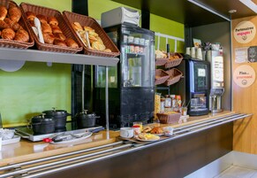 Daily buffet breakfast for a fee