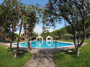 Piscina a l'aire lliure de temporada