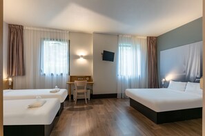 Premium bedding, desk, soundproofing, free WiFi