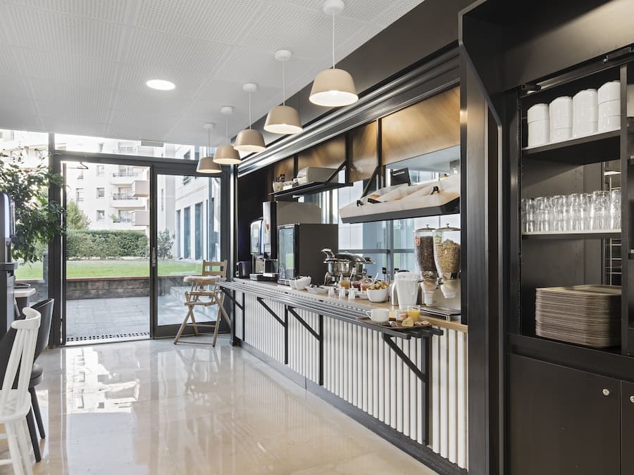 Daily buffet breakfast for a fee