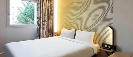 Dubbelrum | SÀngtillbehör av högsta kvalitet, skrivbord och ljudisolering