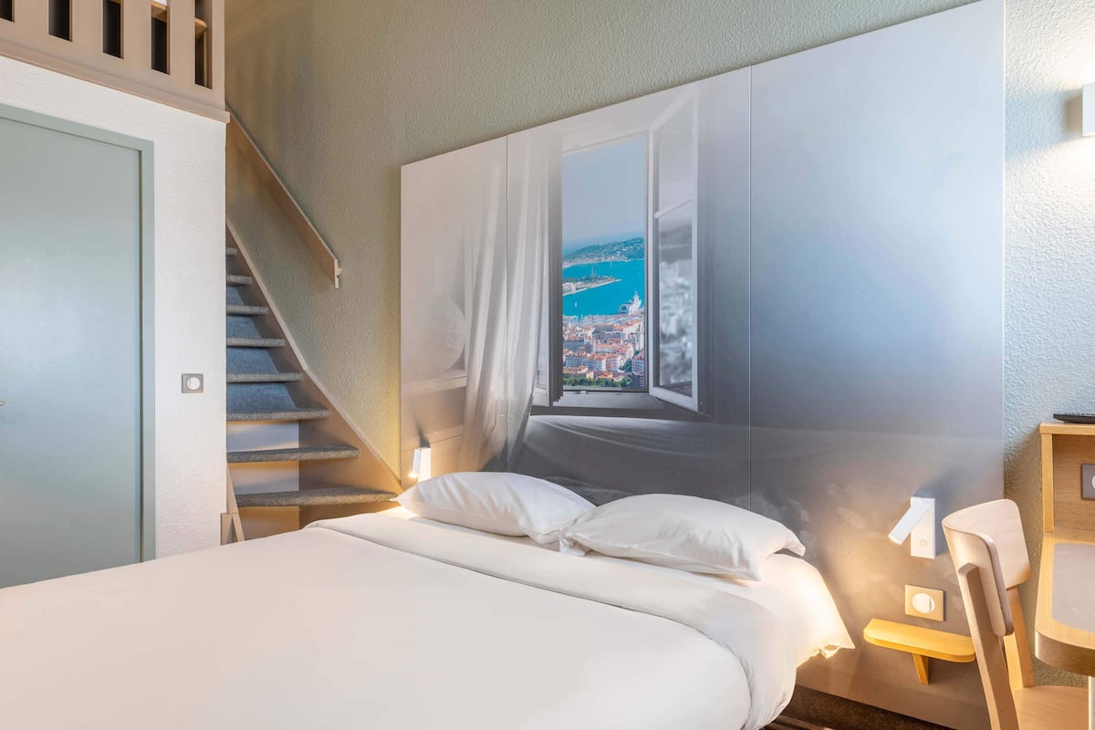 Quadruple Room, Non Smoking | Egyptian cotton sheets, premium bedding, pillow-top beds