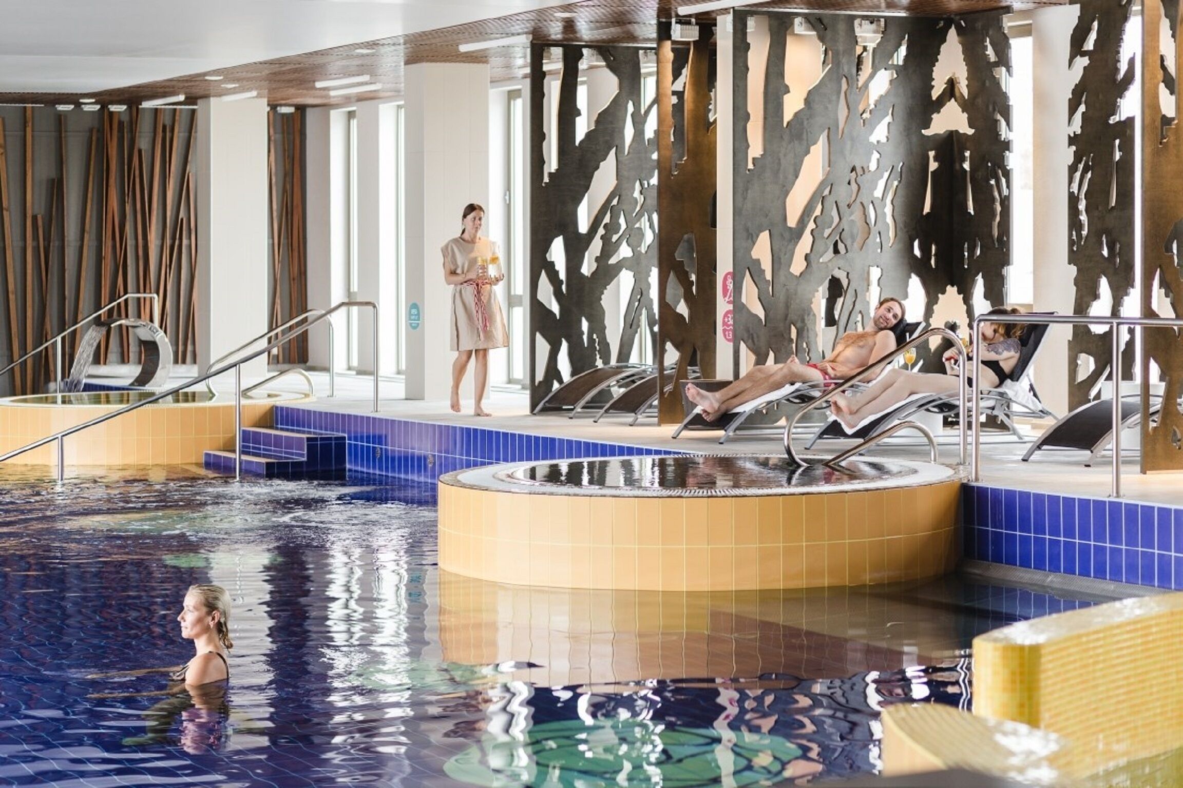 Sauna, Whirlpool, Dampfbad, Körperbehandlungen, Hydrotherapie