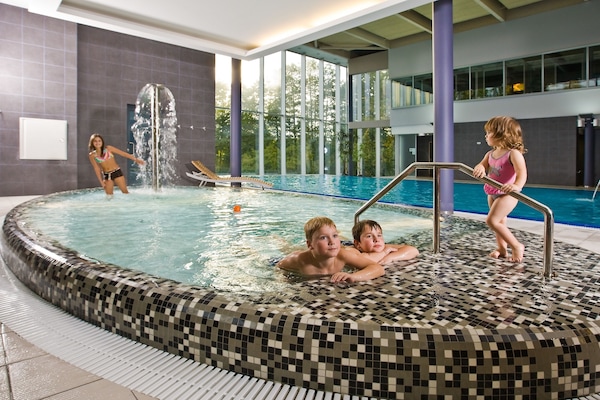 4 indoor pools