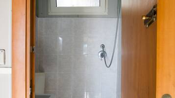 Bungalow | Bagno | Doccia, asciugacapelli, asciugamani, sapone