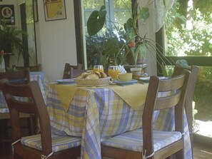 Dining - Posada del Angel (Colonia del Sacramento)