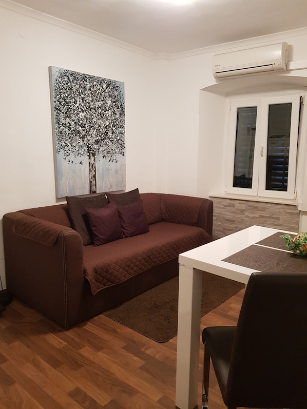 Apartment (Apartments Minerva - Superior One Bed) | Living room | LCD TV - Apartments Minerva (Dubrovnik)
