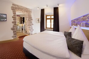 Ropa de cama de alta calidad y minibar 