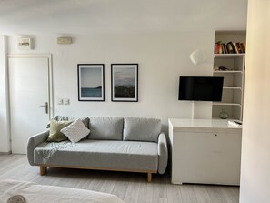 Estúdio básico | Área de estar | Smart TV