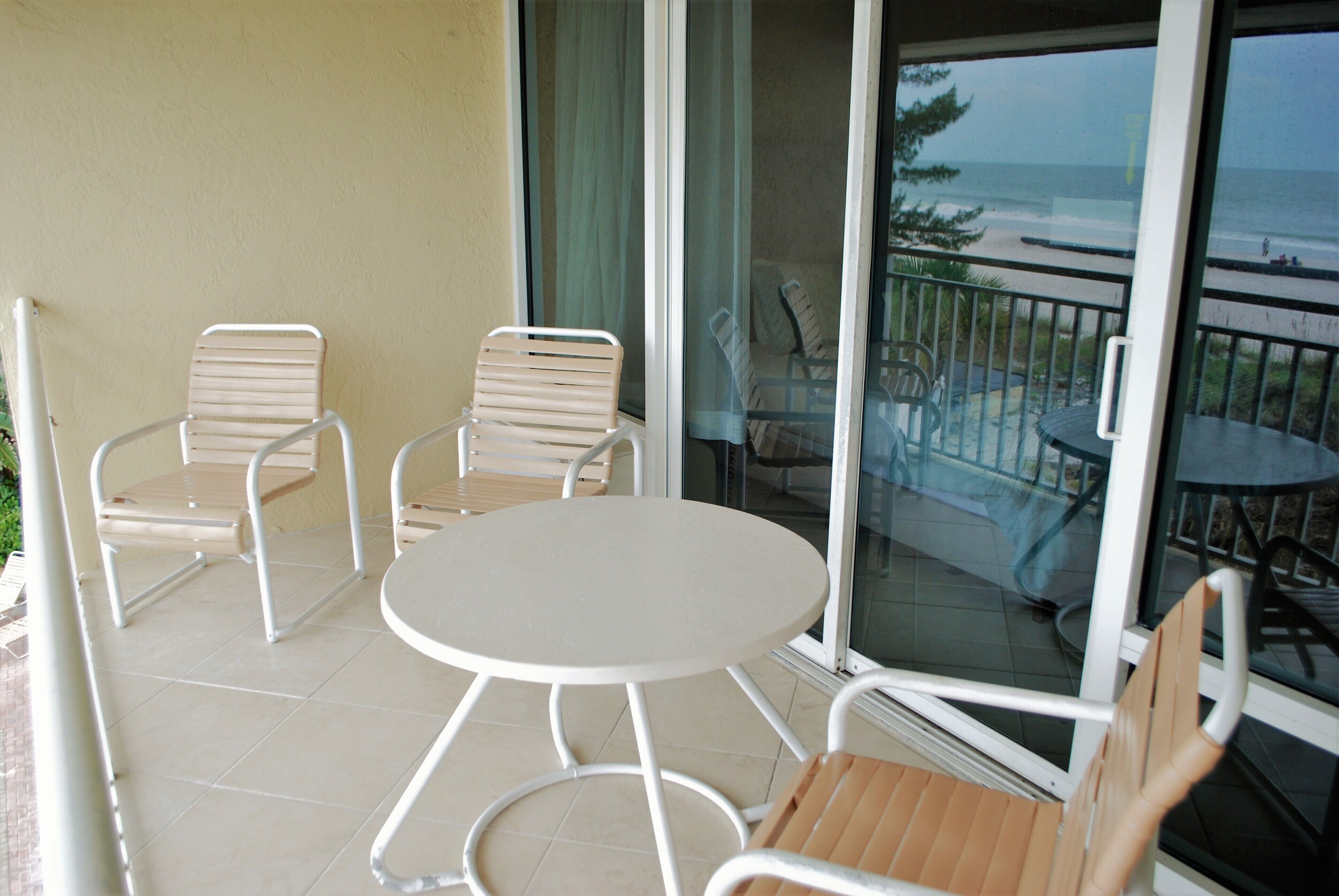 club bamboo gulf front studio w/ balcony | balcony