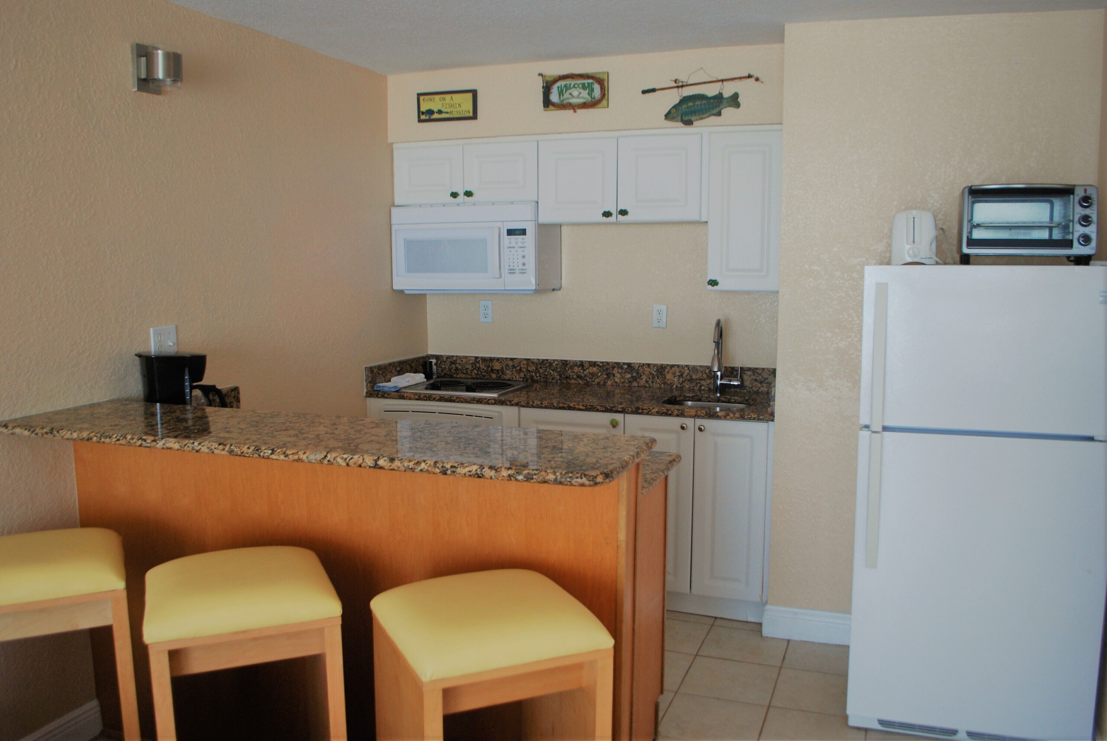 gulf front 2 bed/2 bath | private kitchenette | fridge, microwave, stovetop, coffee/tea maker