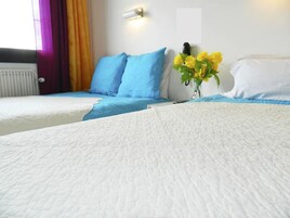 Minibar, in-room safe, iron/ironing board, free WiFi