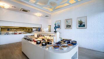 Tägliches inbegriffenes Frühstücksbuffet