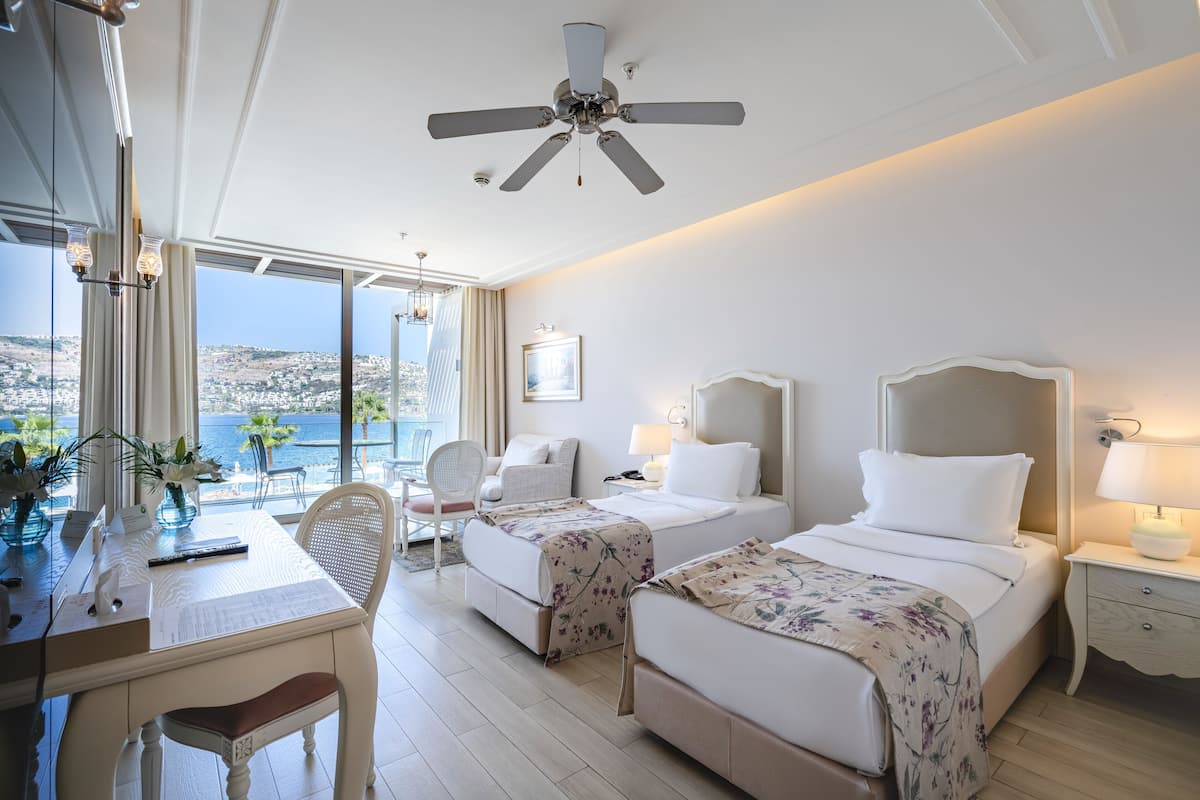 1 bedroom, Egyptian cotton sheets, premium bedding, minibar