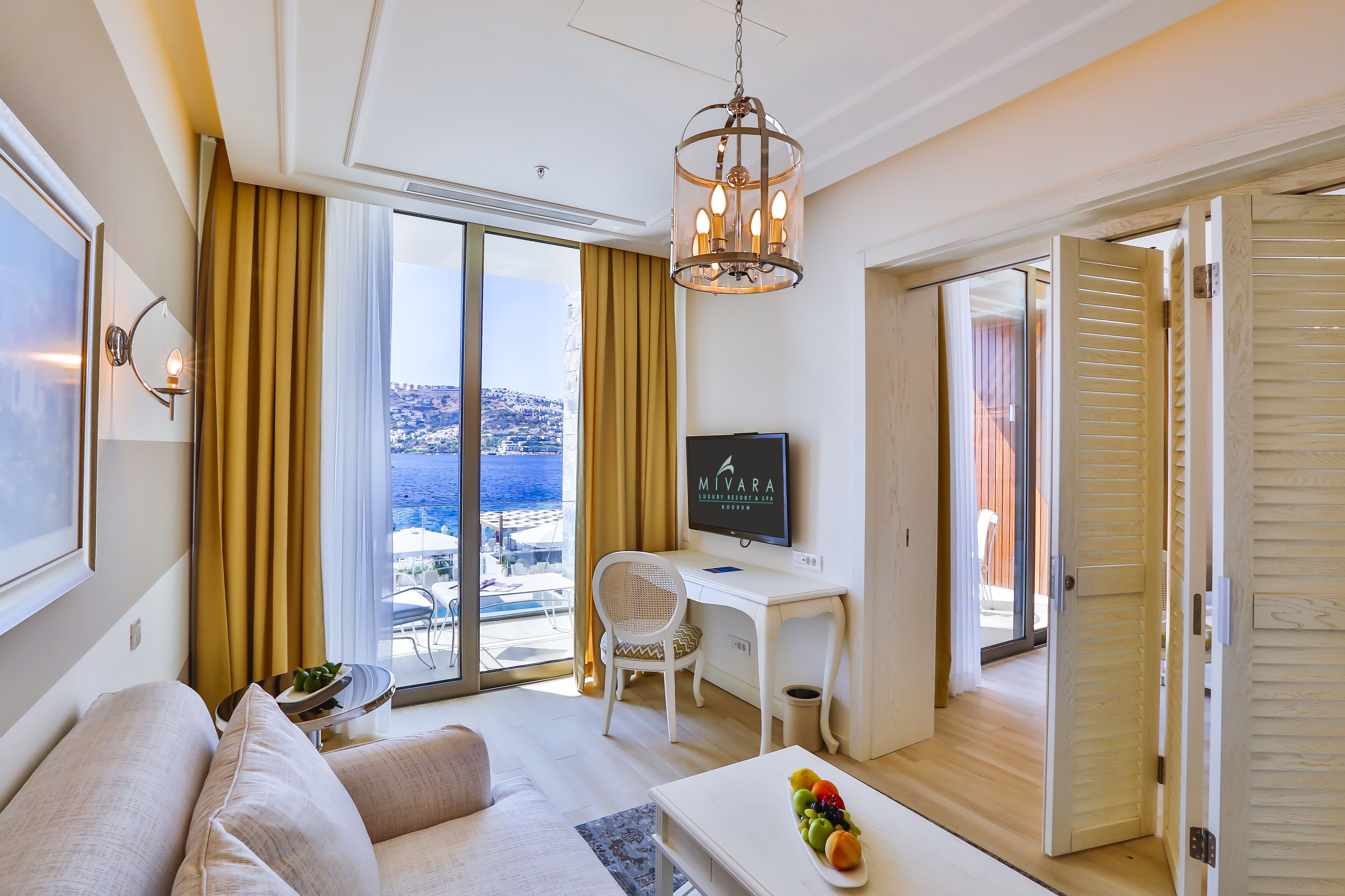 superior deluxe sea | living area | 42-inch lcd tv with satellite channels, tv, toys