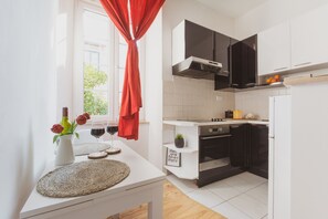 Studio | Private kitchen | Fridge
