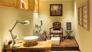 Massages aux pierres chaudes, massages des tissus profonds