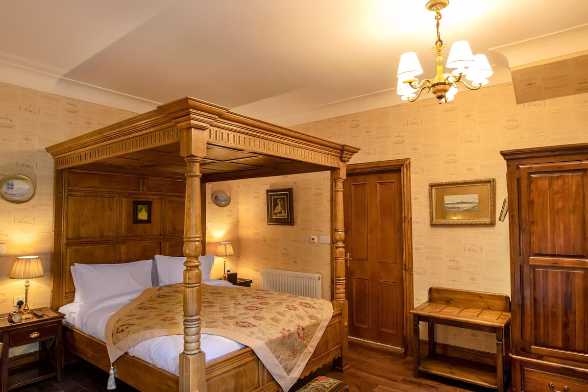 Four Poster Junior Suite | Literie de qualité supérieure, couette en duvet d'oie