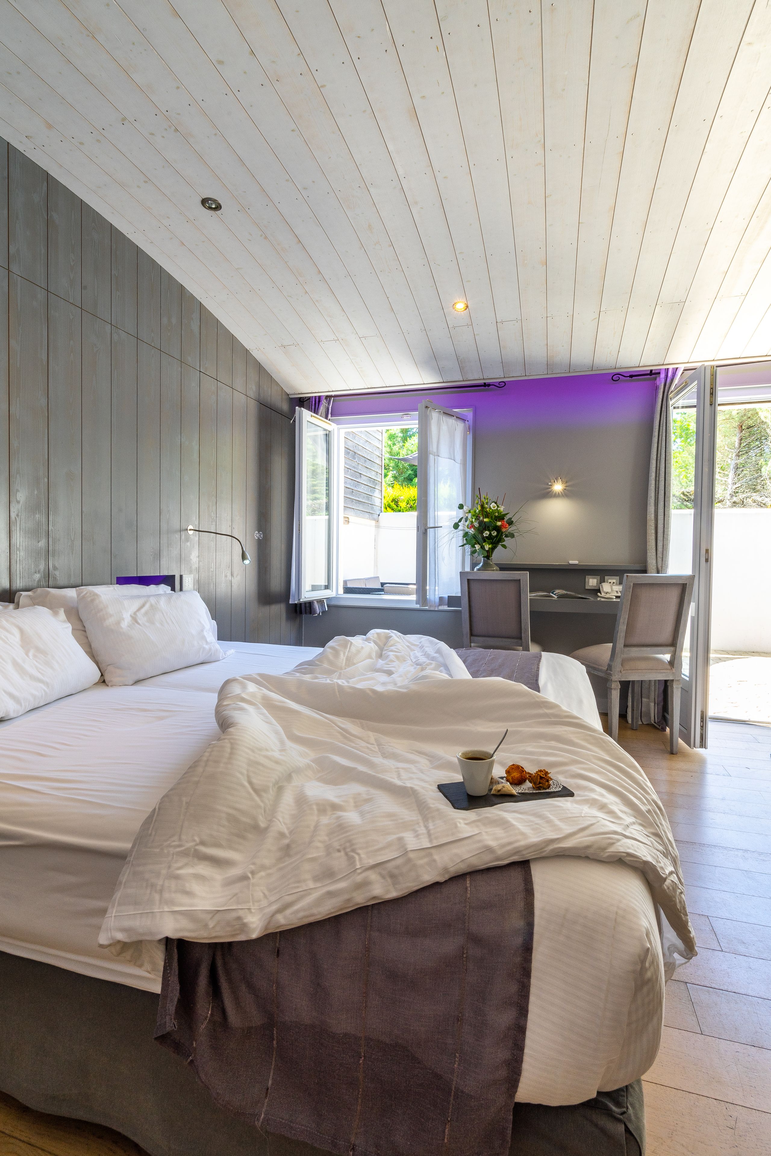 luxury suite, 1 bedroom, hot tub | 1 bedroom, premium bedding, minibar, in-room safe