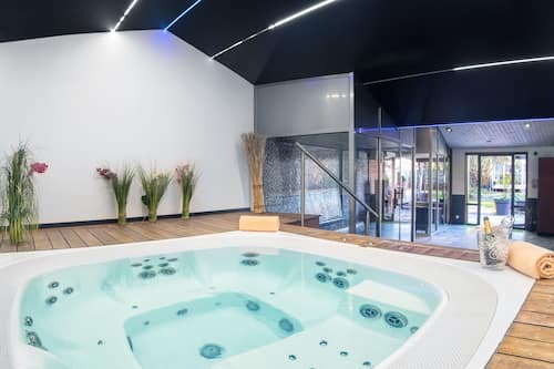 Soins corporels, massages aux pierres chaudes, massages prénataux