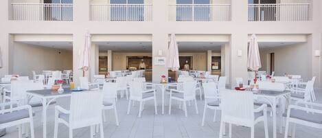 Tempat makan outdoor
