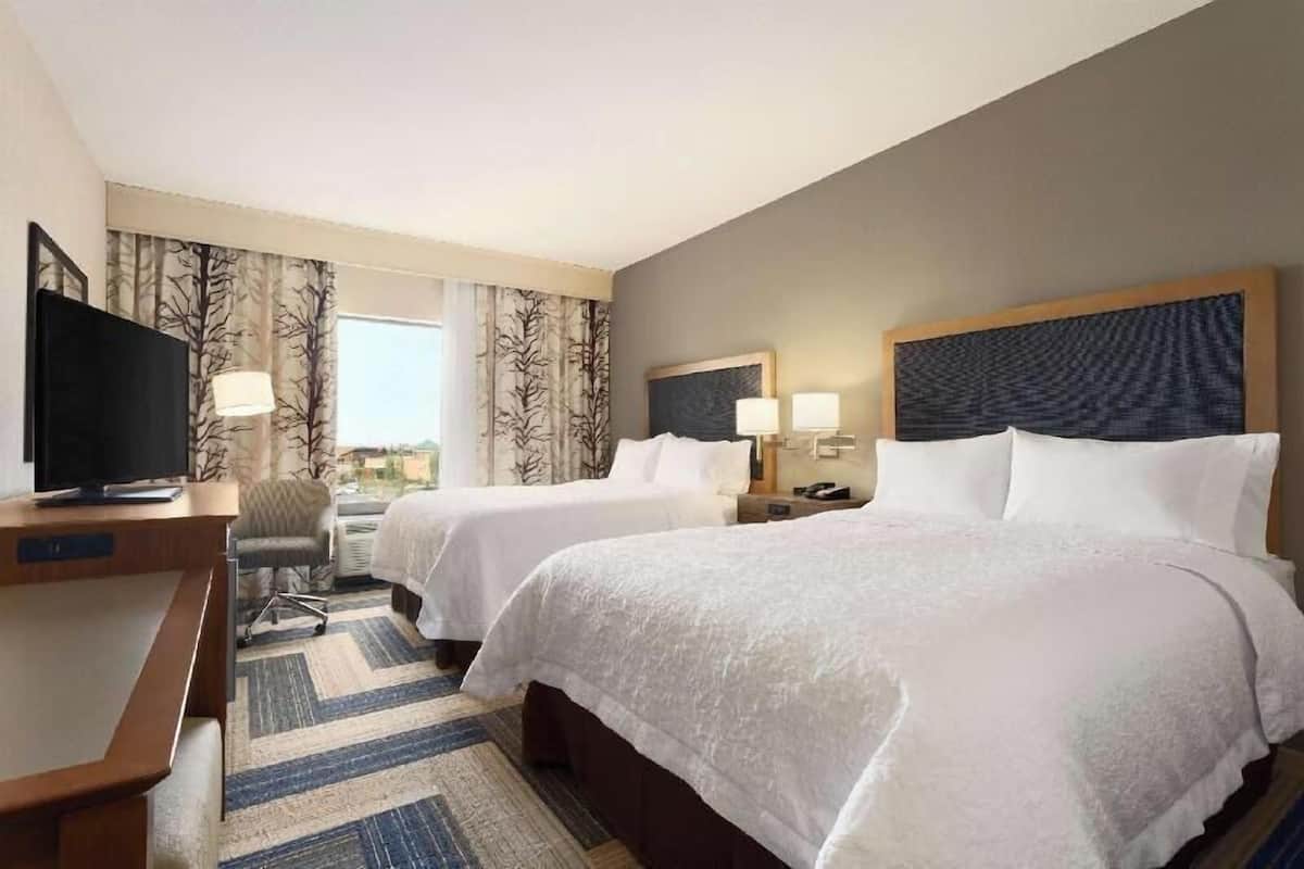 Egyptian cotton sheets, premium bedding, pillowtop beds, minibar