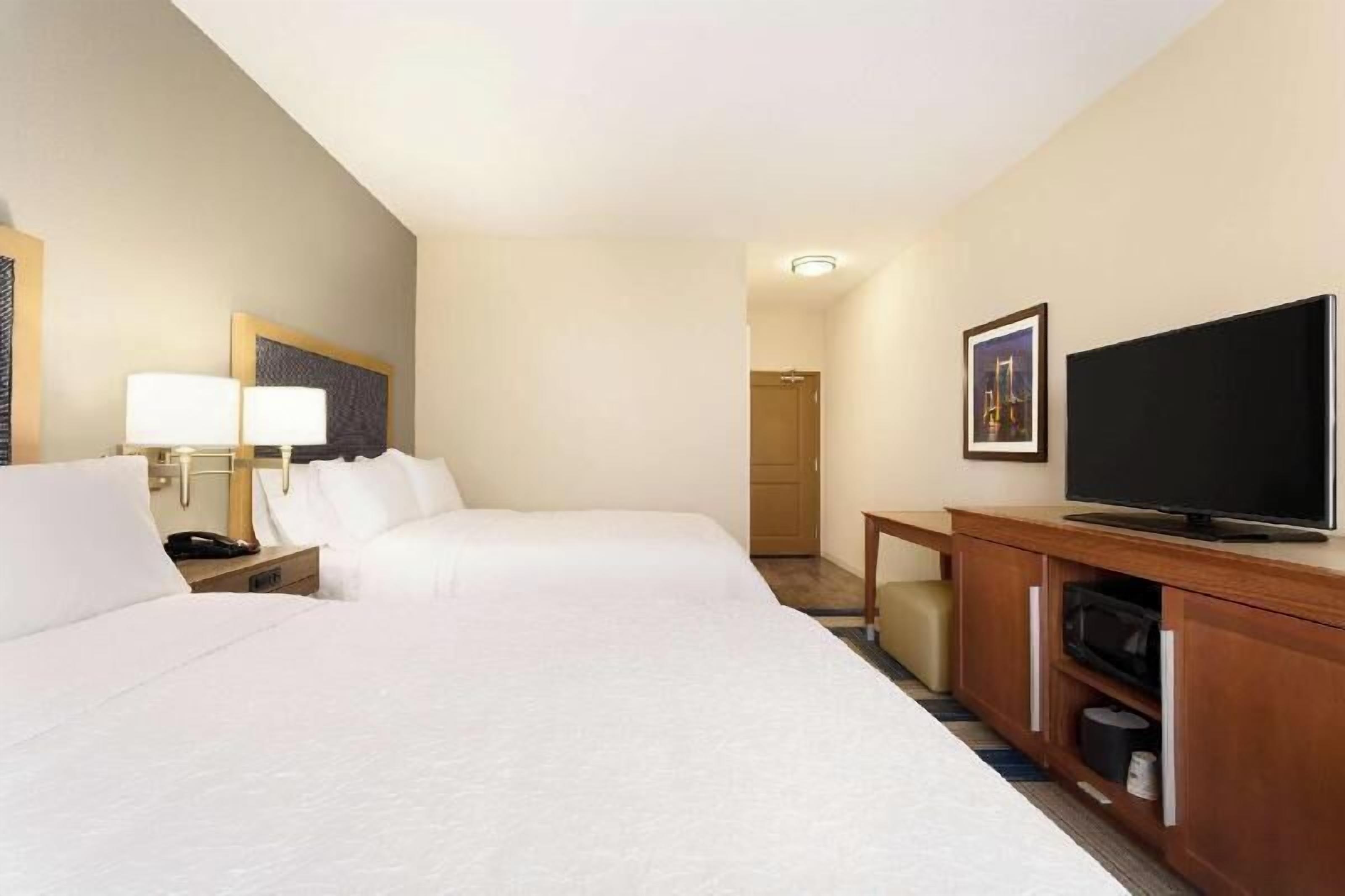 Egyptian cotton sheets, premium bedding, pillowtop beds, minibar