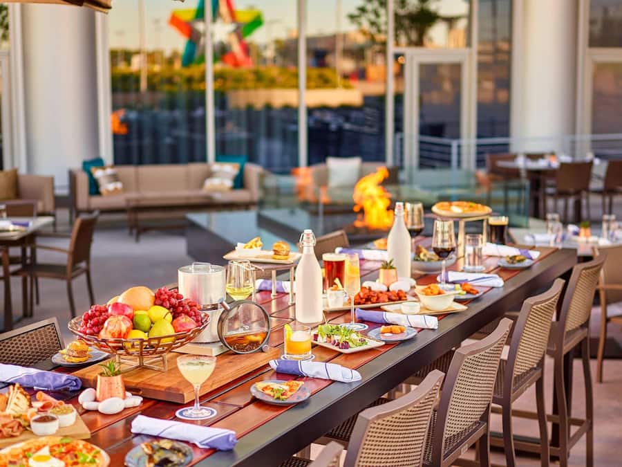 Breakfast, lunch, dinner served; American cuisine