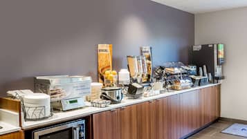 Free daily buffet breakfast