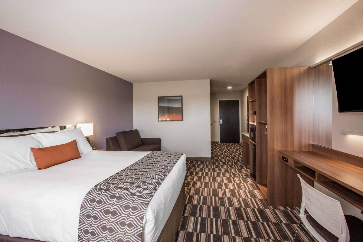 In-room safe, desk, laptop workspace, blackout curtains