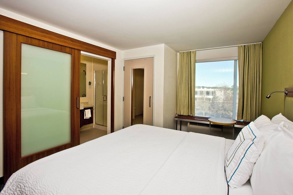 In-room safe, desk, laptop workspace, blackout curtains