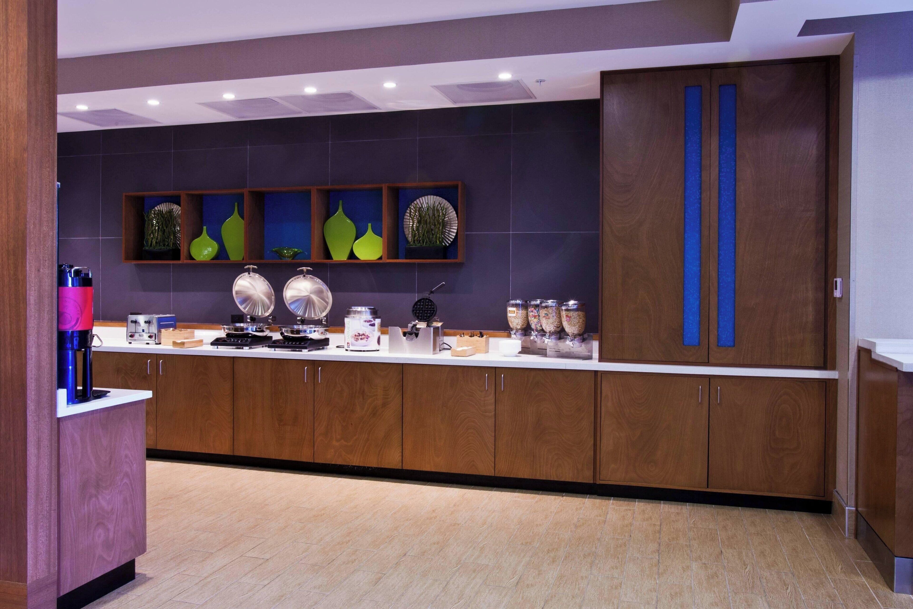 free daily continental breakfast