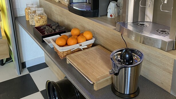 Buffet breakfast on weekdays (EUR 12.00 per person) - greet Hotel Nancy Frouard (Ouverture octobre 2026) (Frouard)
