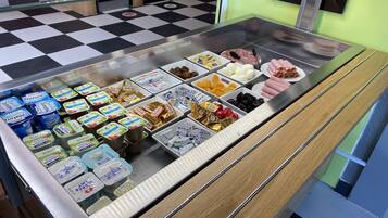 Buffet breakfast on weekdays (EUR 12.00 per person)