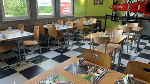 Buffet breakfast on weekdays (EUR 12.00 per person) - greet Hotel Nancy Frouard (Ouverture octobre 2026) (Frouard)
