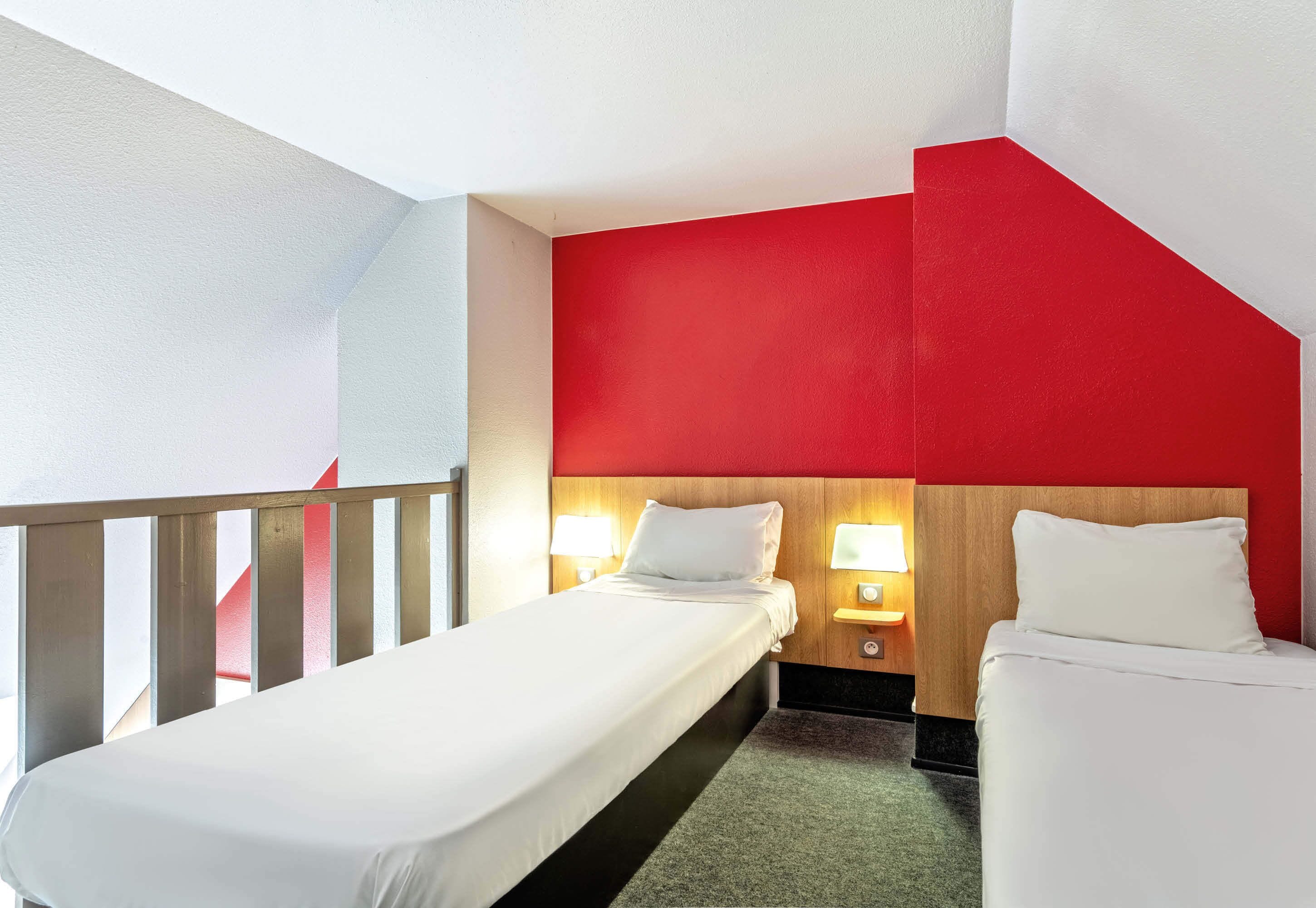 quadruple room, non smoking | premium bedding, desk, soundproofing, free wifi