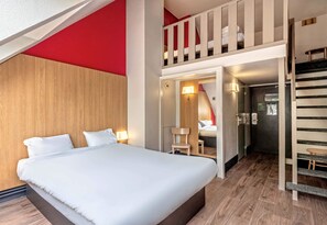 Quadruple Room, Non Smoking | Premium bedding, desk, soundproofing, free WiFi - B&B HOTEL Quimper Sud (Quimper)