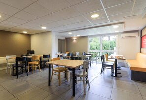 Restaurant - B&B HOTEL Chalon-sur-Saône Sud (Saint-Remy)