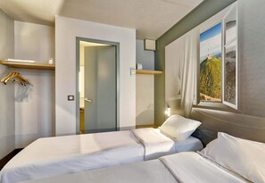 Premium bedding, desk, soundproofing, free WiFi - B&B HOTEL Clermont-Ferrand Le Brézet Aéroport (Clermont-Ferrand)