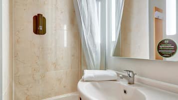 Shower, towels