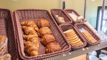 Daily buffet breakfast for a fee