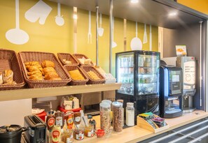 Daily buffet breakfast for a fee - B&B HOTEL Limoges (1) (Limoges)