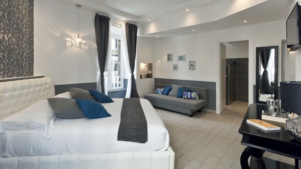 Suite, Hot Tub | Premium bedding, down comforters, minibar, in-room safe - Sallustio Fine Rooms Guesthouse (Rome)