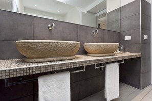 Suite, Hot Tub | Bathroom